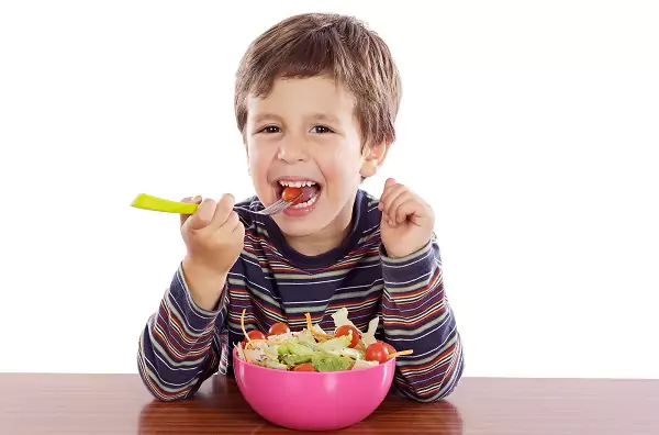 تغذیه کودک در سنین مختلف